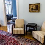 Luxury Downtown 3 Bedroom Apartment By Synagoge With Beautiful View