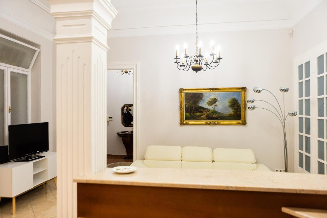 Luxury Downtown 3 Bedroom By Synagoge With Beautiful View Apartmán