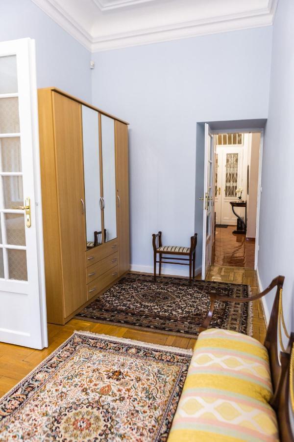 Luxury Downtown 3 Bedroom By Synagoge With Beautiful View * Budapešť