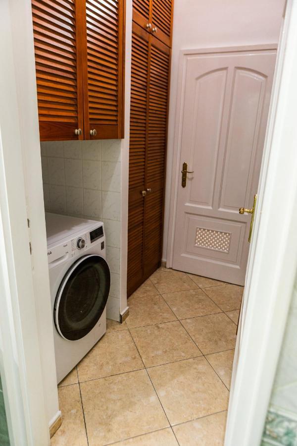 Luxury Downtown 3 Bedroom By Synagoge With Beautiful View
