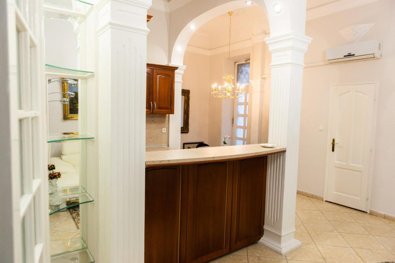 Luxury Downtown 3 Bedroom By Synagoge With Beautiful View Budapešť