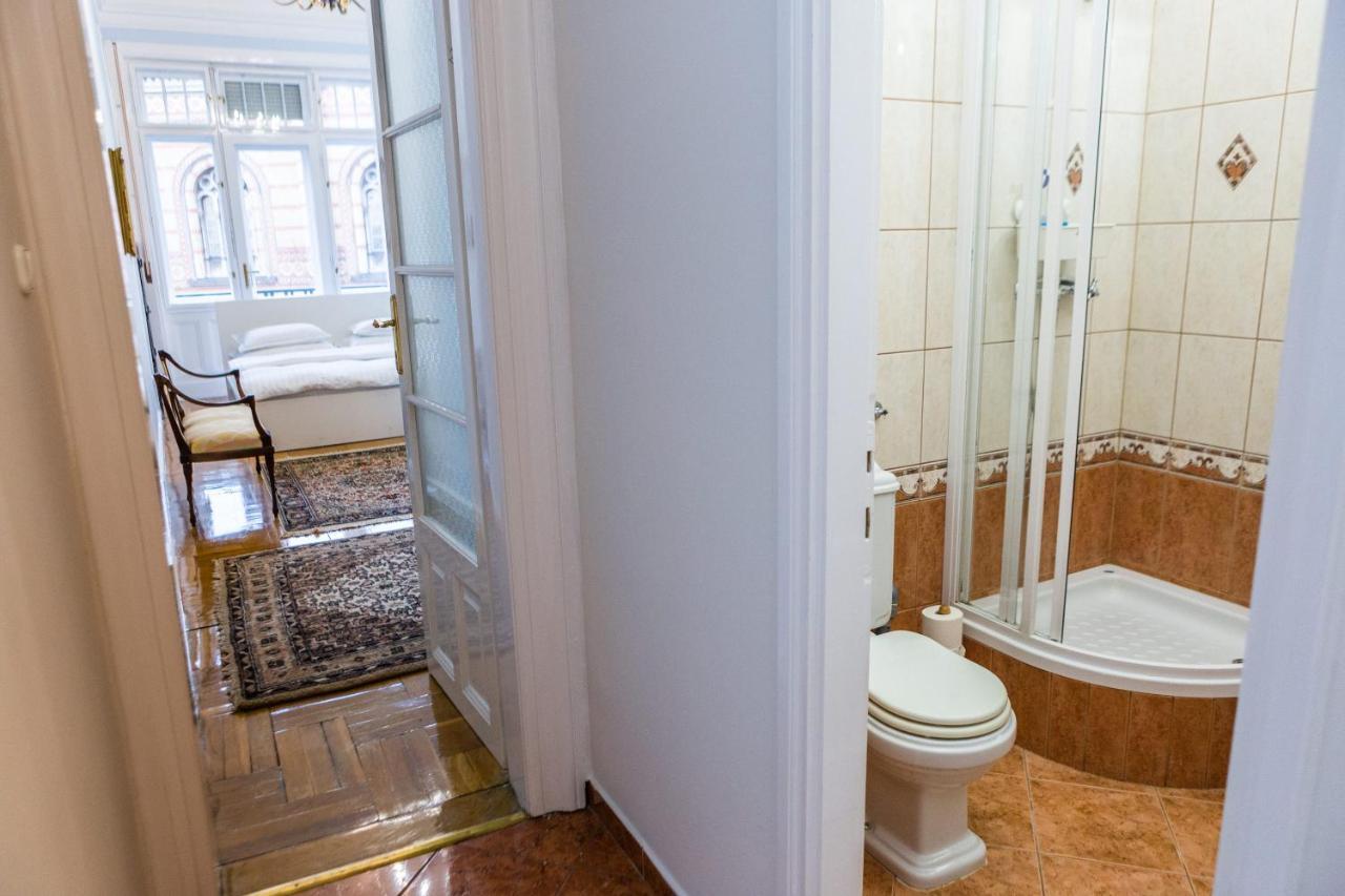 Luxury Downtown 3 Bedroom By Synagoge With Beautiful View * Budapešť