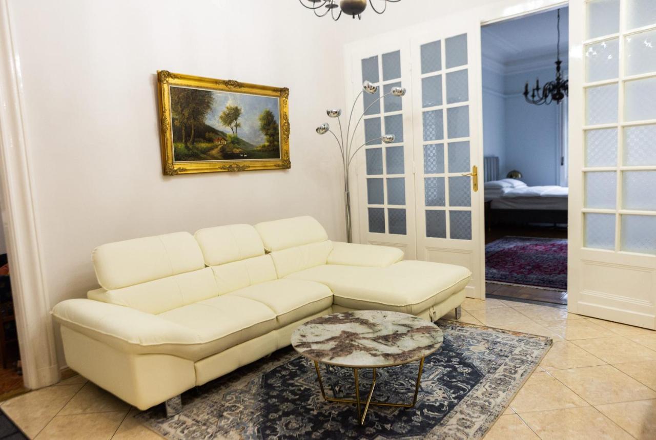 Luxury Downtown 3 Bedroom By Synagoge With Beautiful View Apartmán *