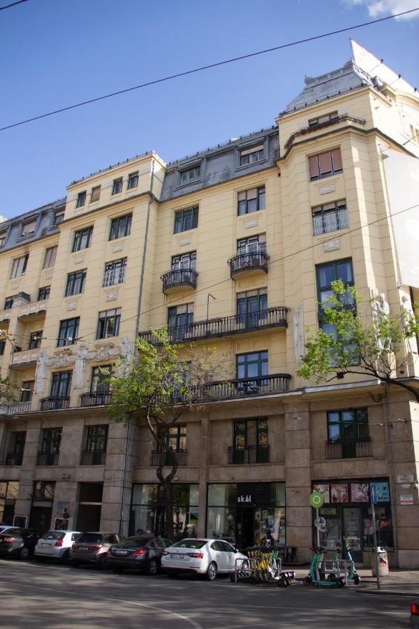 Luxury Downtown 3 Bedroom By Synagoge With Beautiful View * Budapešť